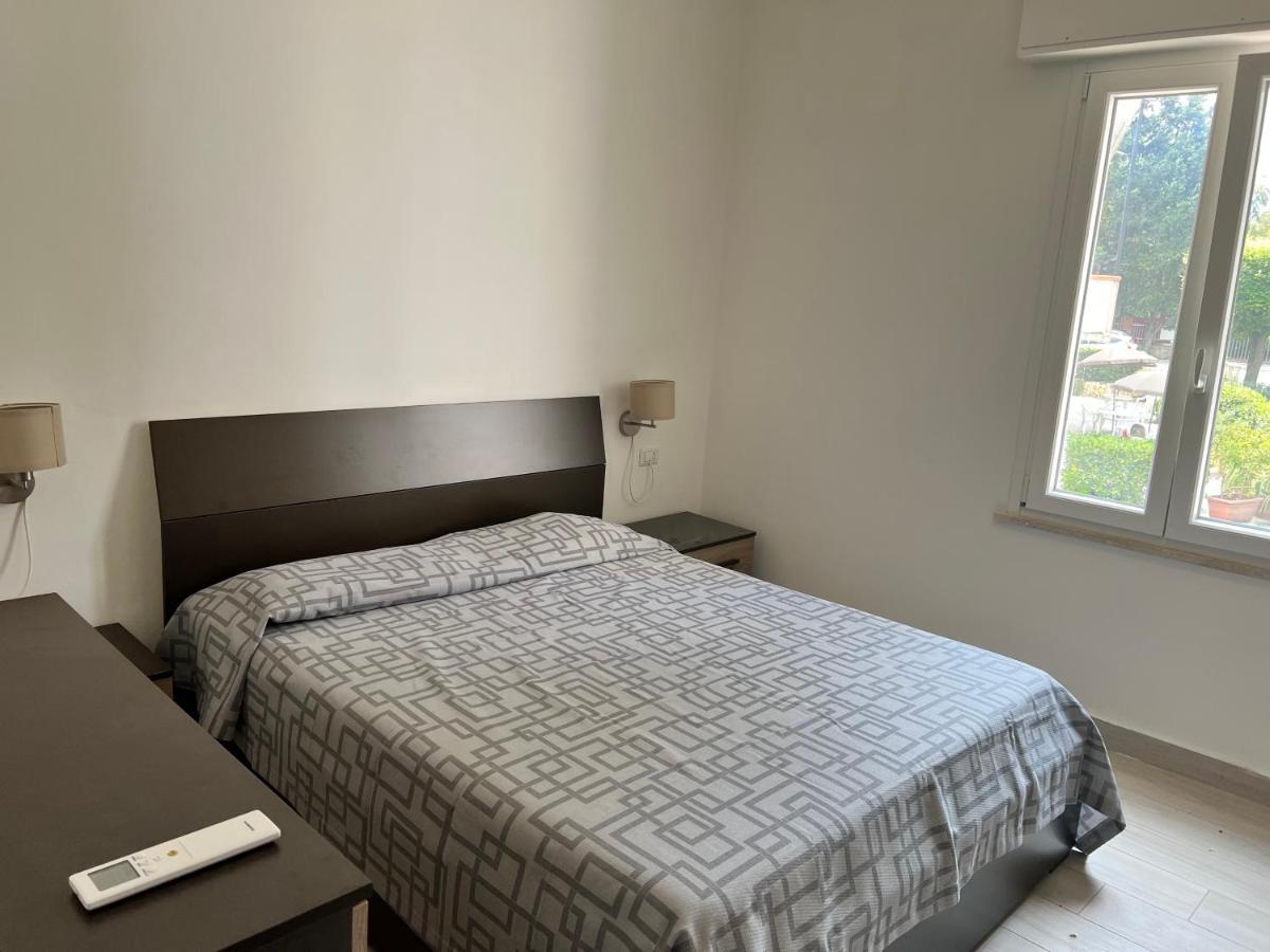I Lecci Villa Livorno Exteriör bild
