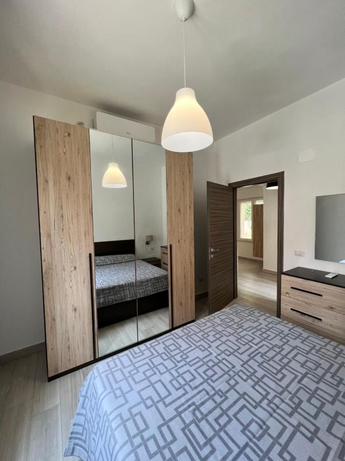 I Lecci Villa Livorno Exteriör bild