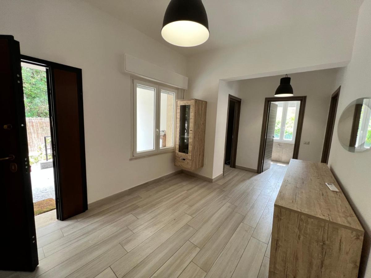 I Lecci Villa Livorno Exteriör bild