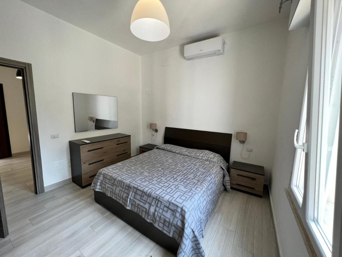 I Lecci Villa Livorno Exteriör bild