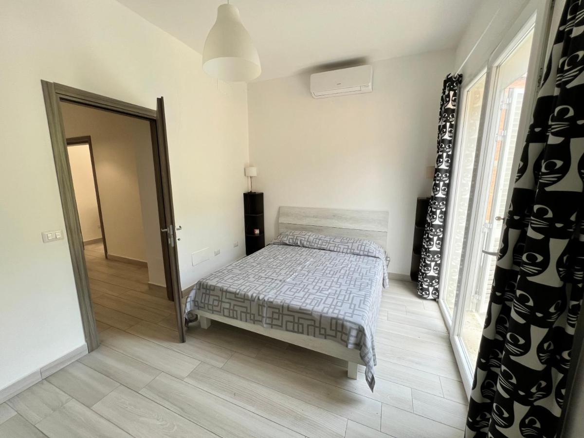 I Lecci Villa Livorno Exteriör bild