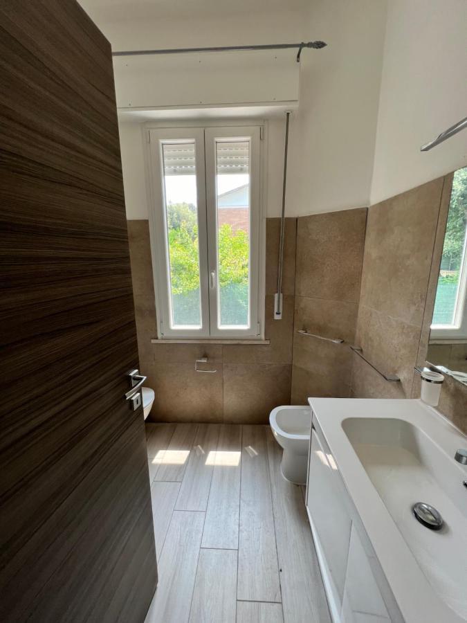 I Lecci Villa Livorno Exteriör bild